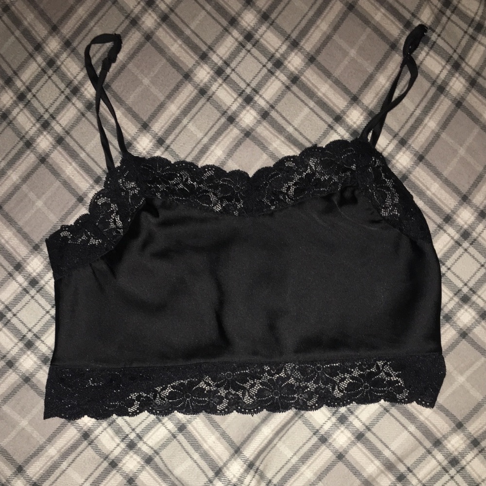 FAKE BRANDY MELVILLE SILKY DIONNE TANK